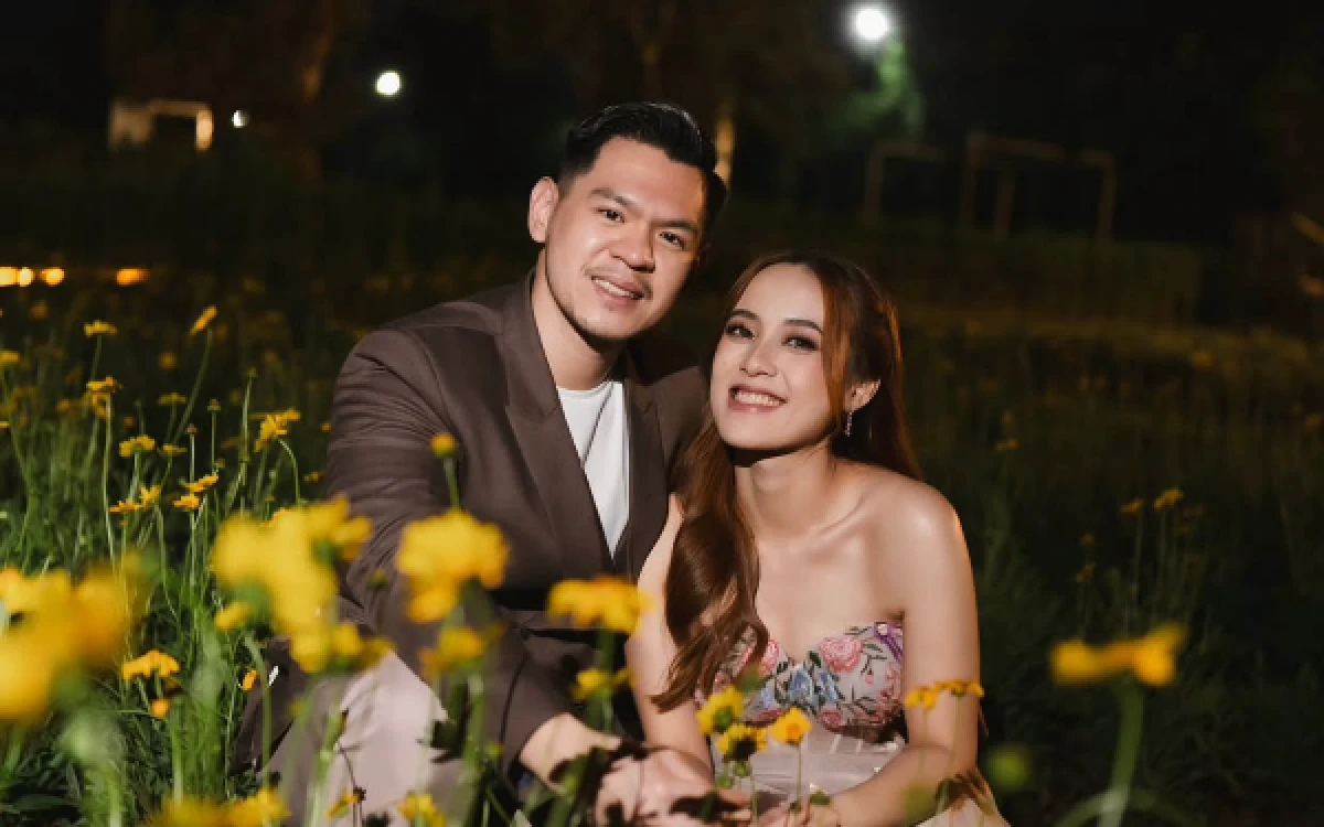 Foto Pre-wedding yang dijalankan Stefani dan Jerry menyambut hari pernikahan mereka pada bulan depan. (Tangkap layar Instagram @fanimci5)