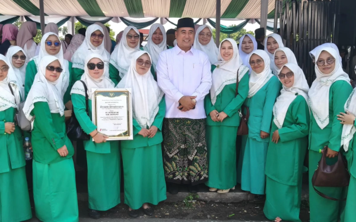 Thumbnail Berita - Bupati Bandung Apresiasi Partisipasi Fatayat NU di HSN 2026, Raih Penghargaan OKP Terbaik