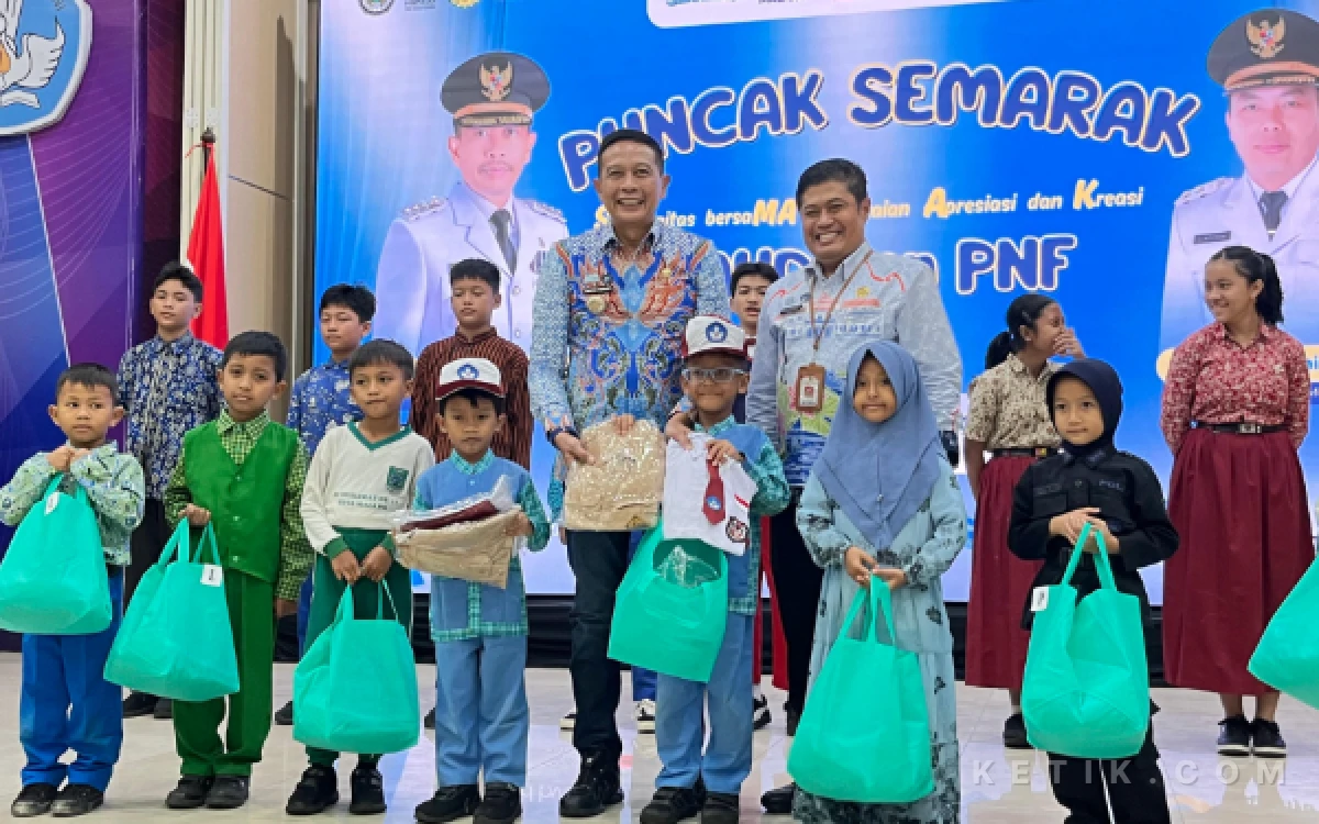 Thumbnail Berita - 3.513 Stel Seragam Gratis Kota Malang Kembali Dibagikan, Anggaran Berkurang Jadi Rp1,5 Miliar