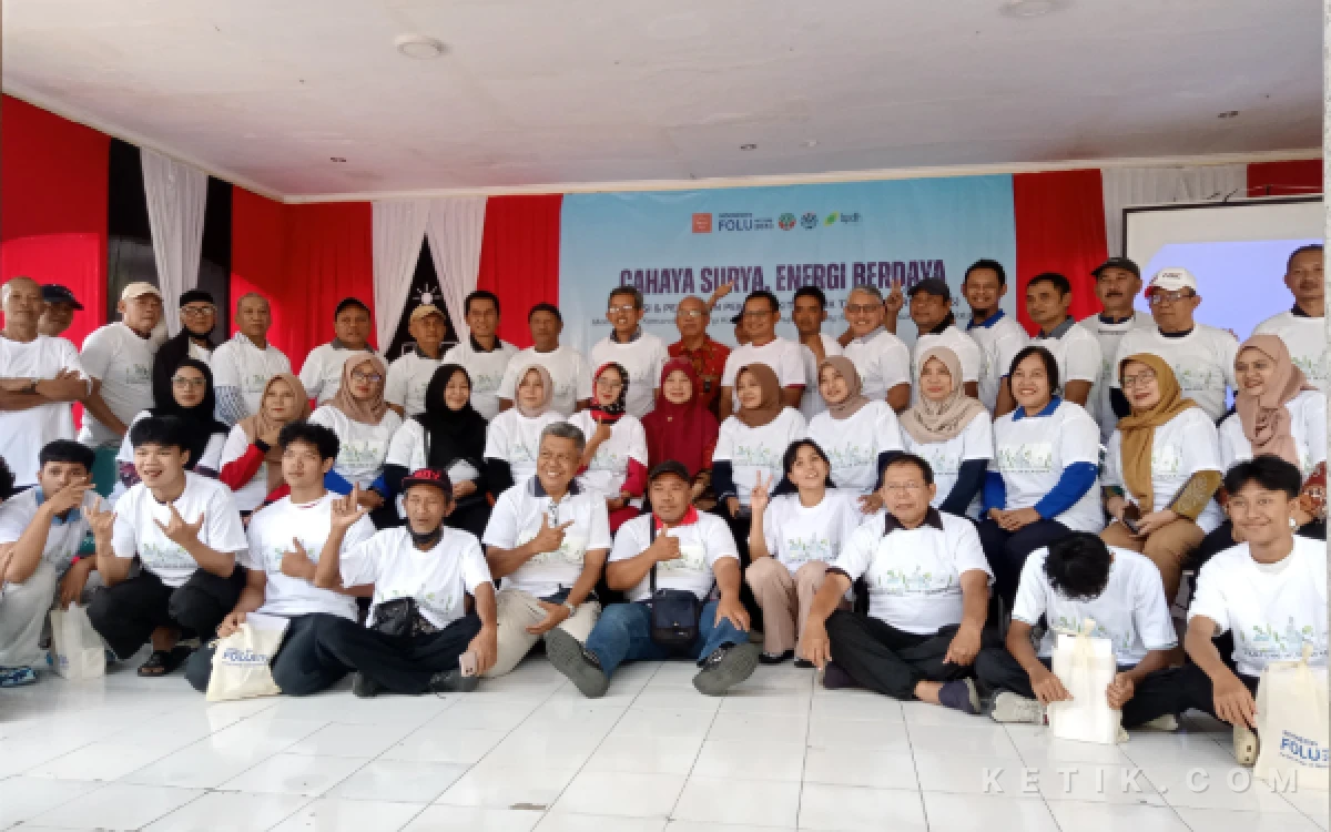 Thumbnail Berita - Gandeng ITN Malang, RW 13 Madyopuro Siapkan Tempat Ngecas Motor Listrik Gratis Berbasis PLTS