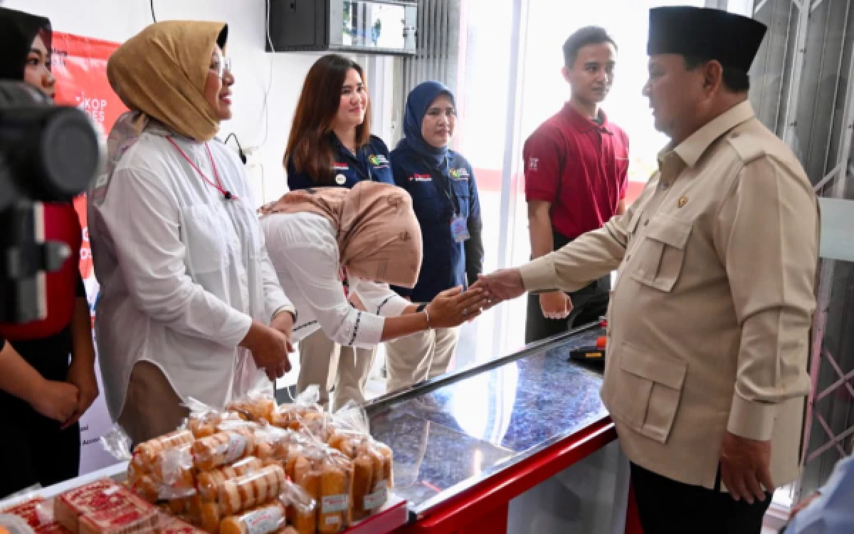 Thumbnail Berita - Seluruh Barang Subsidi Bakal Disalurkan lewat KDKMP, Prabowo: Tidak Boleh Diperdagangkan!