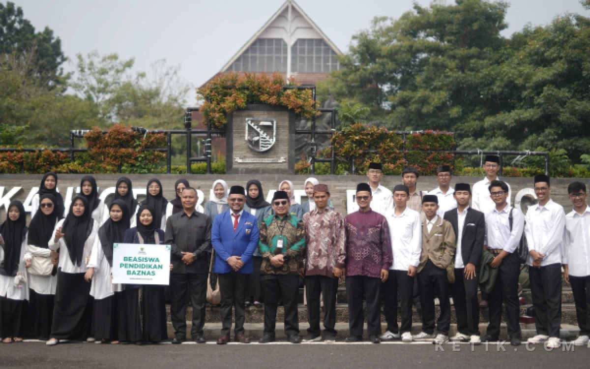 Thumbnail Berita - BAZNAS Kabupaten Bandung Dukung 25 Siswa Lanjutkan Studi ke Al-Azhar Mesir