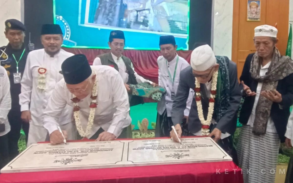 Thumbnail Berita - Di Situbondo, Ketua Umum dan Rais 'Aam PBNU Resmikan Auditorium Kiai As’ad
