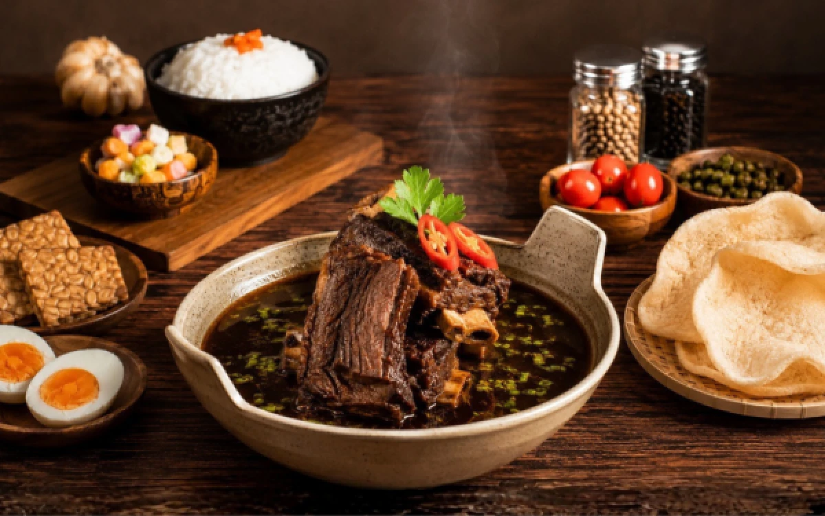 Thumbnail Berita - Wajib Dicoba! Rawon Iga Bakar Atria Hotel Malang Saingi Kuliner Legendaris, Ada Diskon 25 Persen