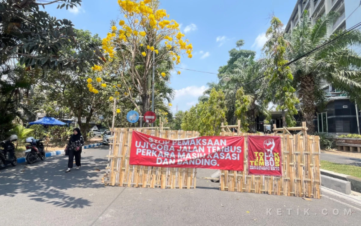 Thumbnail Berita - Konflik Penutupan Jalan Griya Shanta Masih Berlanjut, Audiensi Dishub Kota Malang dan Warga Belum Hasilkan Solusi