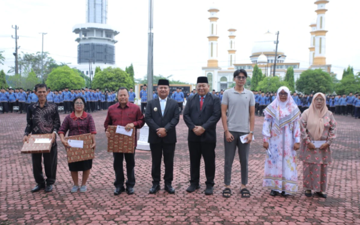 Thumbnail Upacara HKN Ke-118 Wabup Asahan Rianto Serahkan Penali Asih dan Bantuan Duka Cita