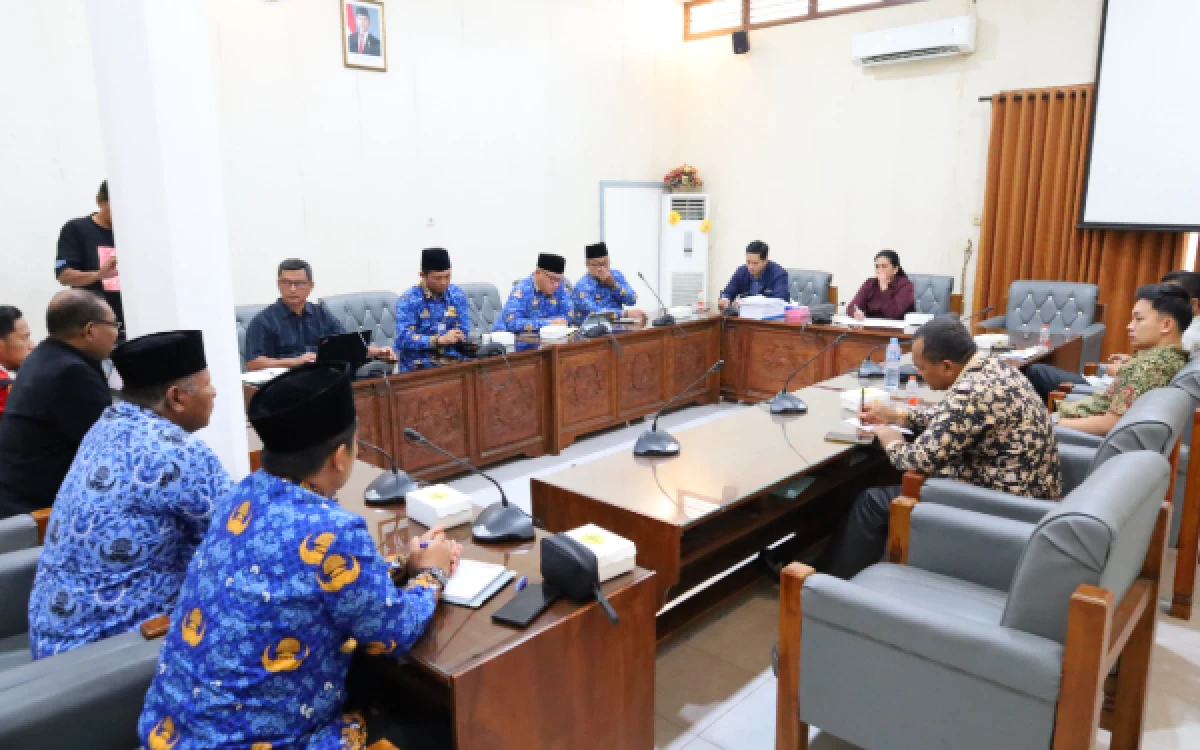 Thumbnail Berita - DPRD Banyuwangi Minta Pembentukan Kelompok Tani Hutan di Kluncing Dimusyawarahkan Ulang