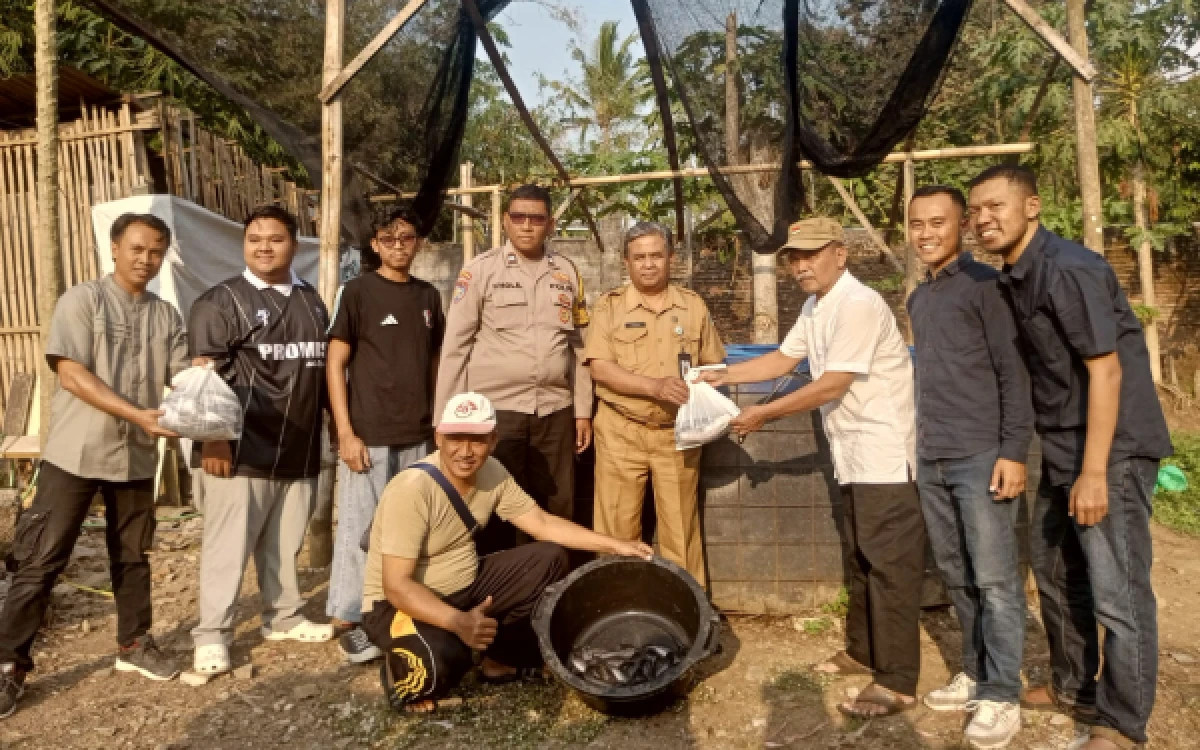 Thumbnail Berita - Lurah Cemorokandang Malang: Bazar Lele KKMP Perkuat Ketahanan Pangan dan Dongkrak Ekonomi Warga