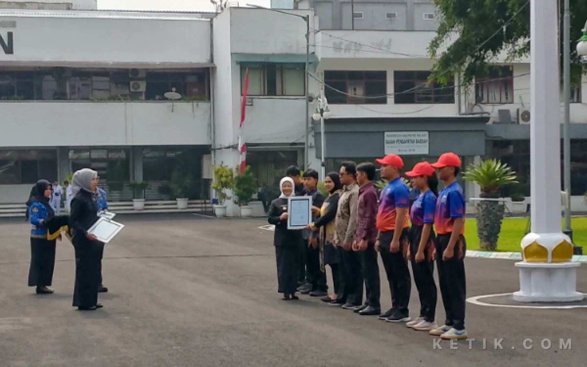 Thumbnail Berita - ‎Wabup Lathifah Beri Penghargaan Kepada 6 Pemuda Hebat Kabupaten Malang di Hari Sumpah Pemuda, Ini Daftarnya