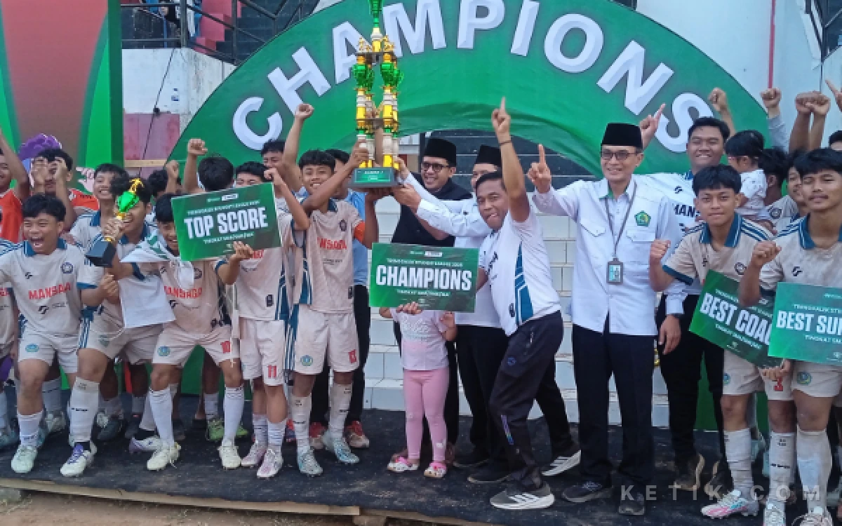 Thumbnail Berita - MAN 1 Trenggalek Sabet Trofi Trenggalek Student League 2026