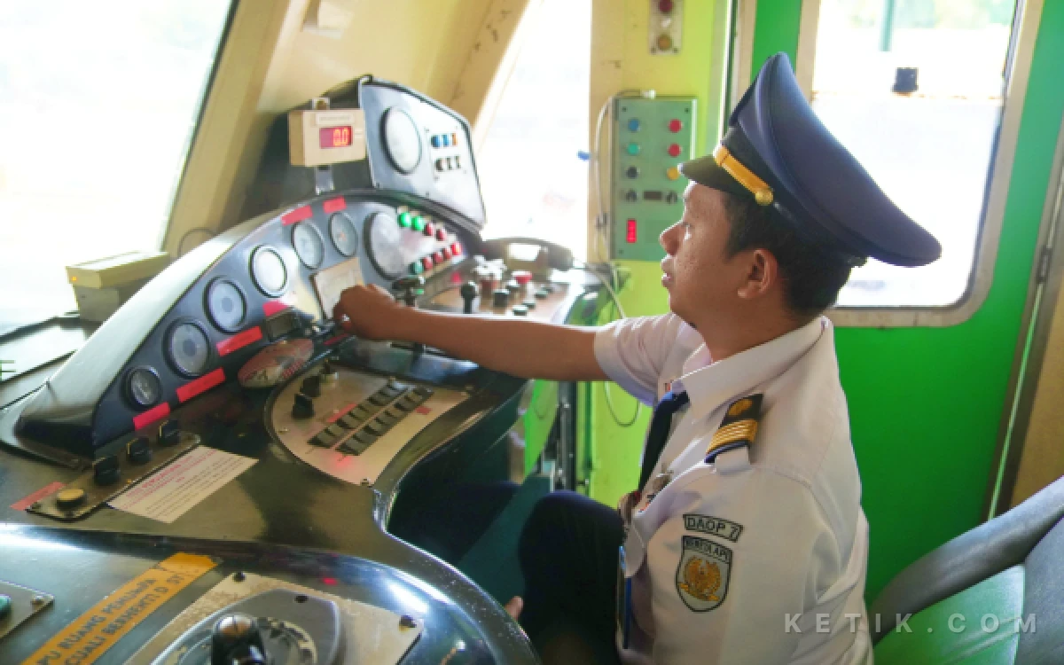 Thumbnail Berita - Cegah Cedera Perjalanan, KAI Daop 7 Madiun Bekali Masinis Posisi Duduk Ergonomis