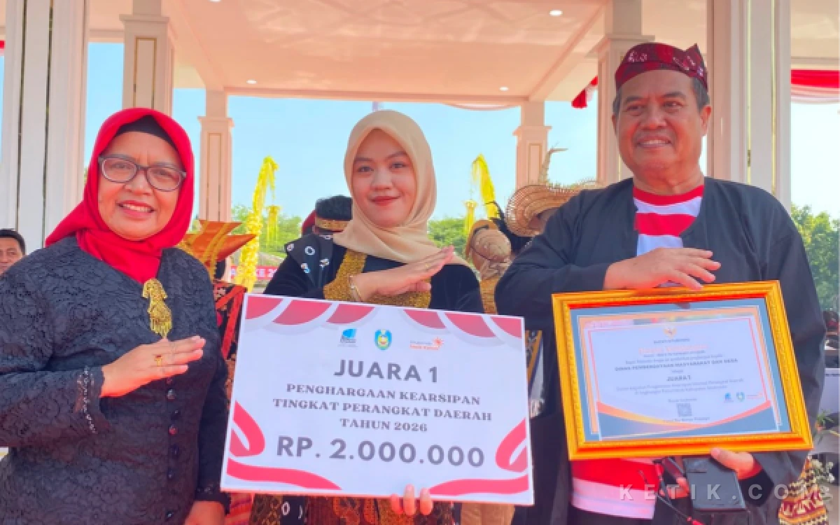 Thumbnail Berita - Tertib Administrasi, DPMD Situbondo Raih Juara I Kearsipan Tingkat Perangkat Daerah