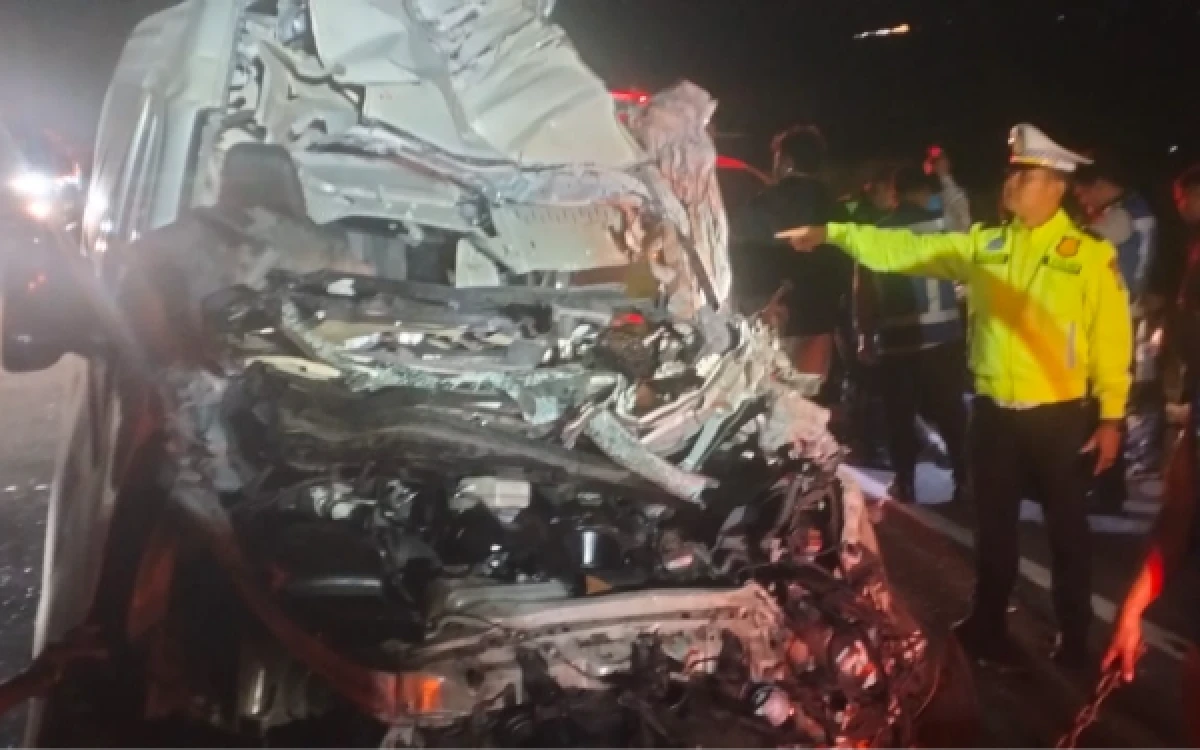 Thumbnail Berita - Kecelakaan Maut di Tol Malang-Pandaan Tiga Orang Meninggal Dunia