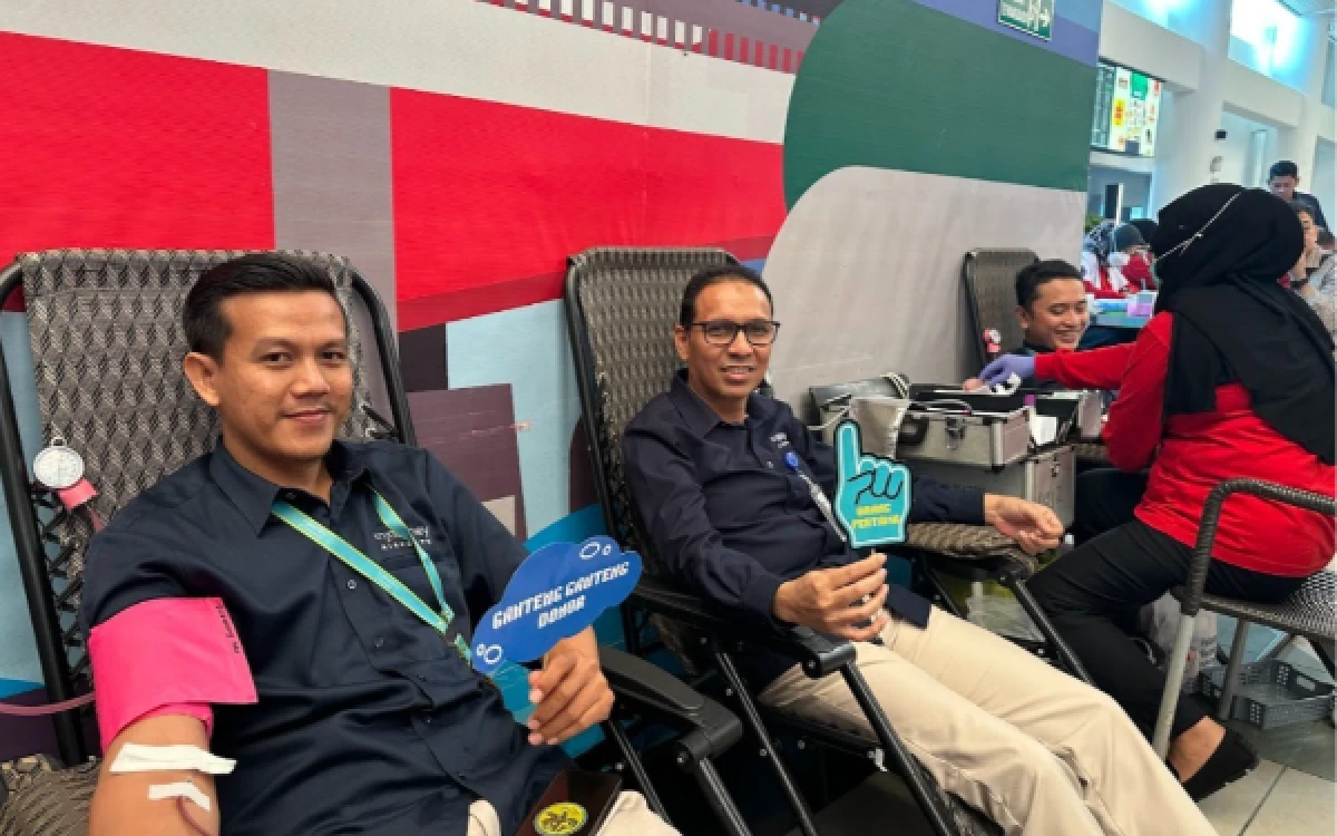 Thumbnail Berita - Rangkaian HUT ke-2 PT Angkasa Pura Indonesia, Bandara SMB II Gelar "InJourney Airport Blood Donor Day"