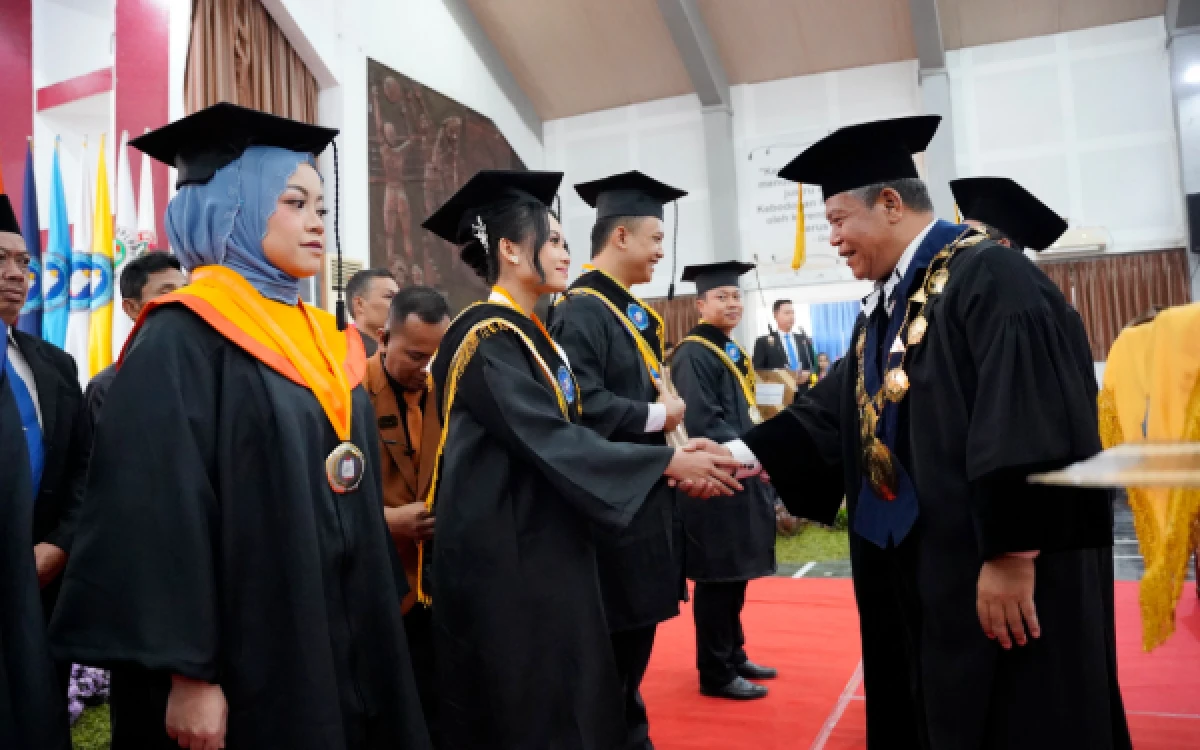 Thumbnail Berita - Rektor Unikama Soroti Tantangan AI dan Persaingan Kerja bagi Lulusan Perguruan Tinggi
