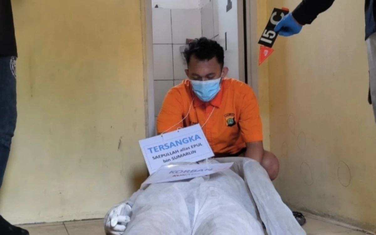 Thumbnail Berita - Rekonstruksi Kasus Mutilasi di Depok, Tersangka Bawa Obat HIV