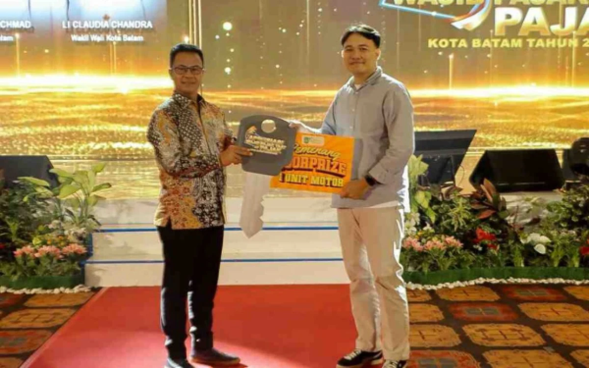 Thumbnail Berita - Hadiri Malam Apresiasi Wajib Pajak, Wakil Ketua I DPRD Kota Batam Ucapkan Selamat