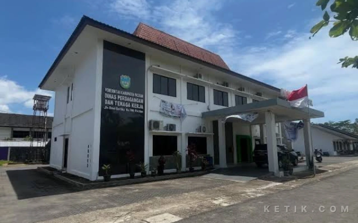 Thumbnail Berita - Tilep Rp259 Juta Retribusi, Enam Petugas Pasar Minulyo Pacitan Masih Bekerja di Dinas