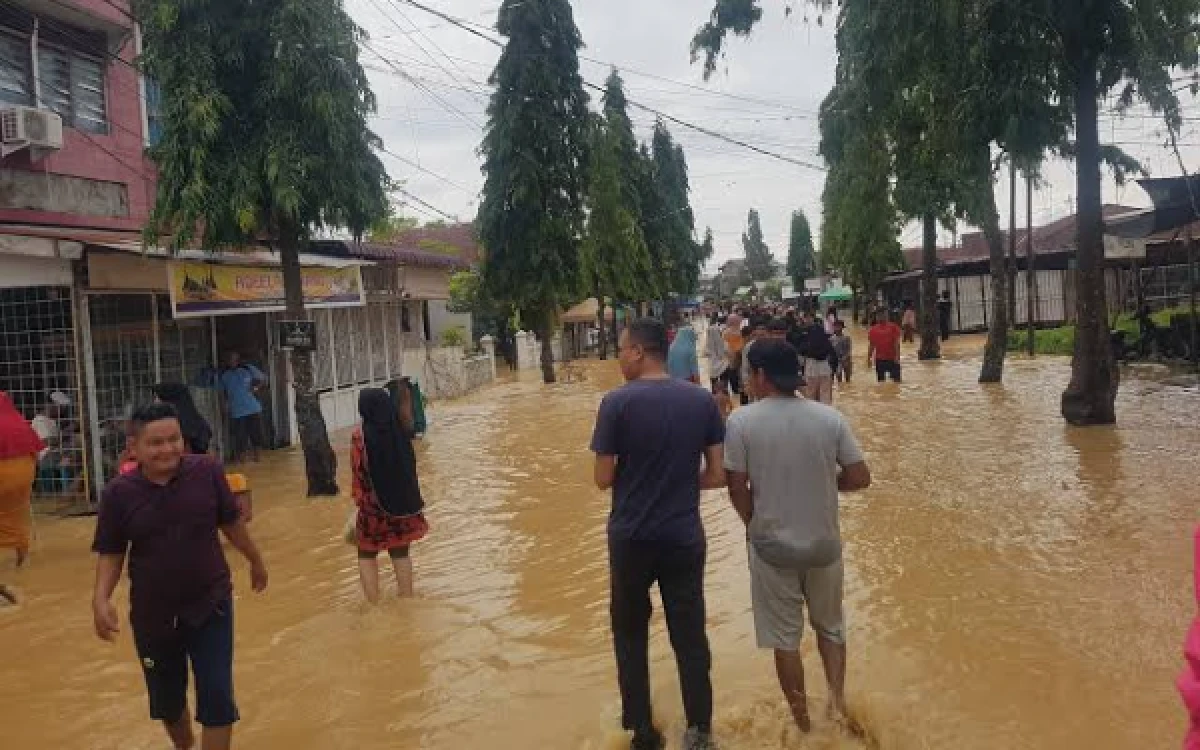 Thumbnail Berita - Bantuan Rp8 Juta Mengalir ke 1.307 KK Terdampak Banjir Langsa, Total Capai Rp10,4 Miliar