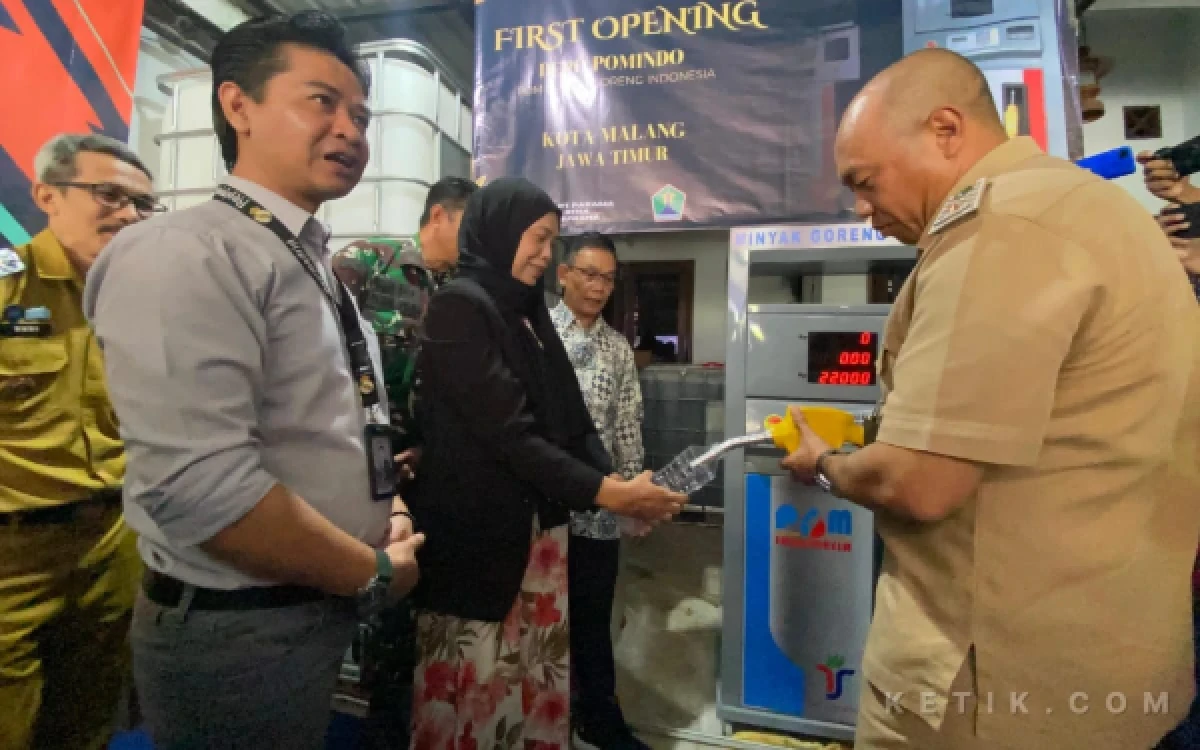 Thumbnail Berita - Tak Lagi Mahal! Minyak Goreng Premium Kini Dijual Curah Mulai Rp2.000 di Kota Malang, Ini Lokasi Penjualnya