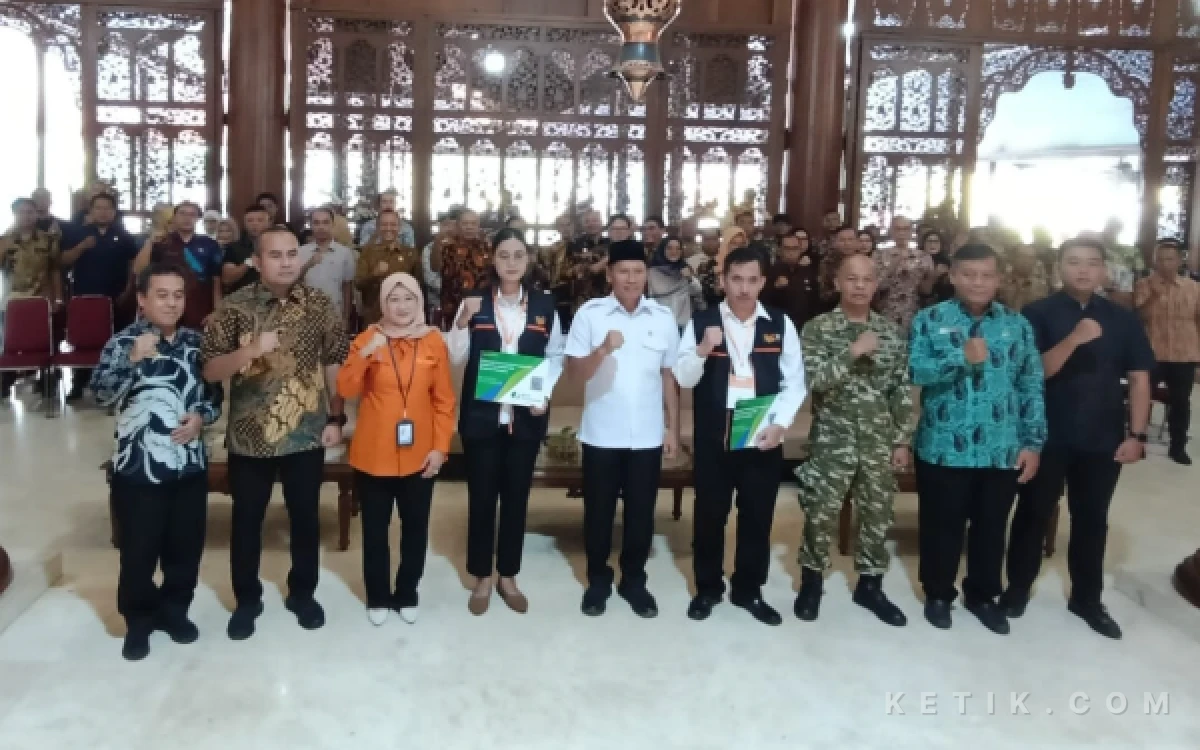 Thumbnail Berita - Sensus Ekonomi 2026 Resmi Dicanangkan, Plt. Bupati Tulungagung Tekankan Pentingnya Akurasi Data Usaha