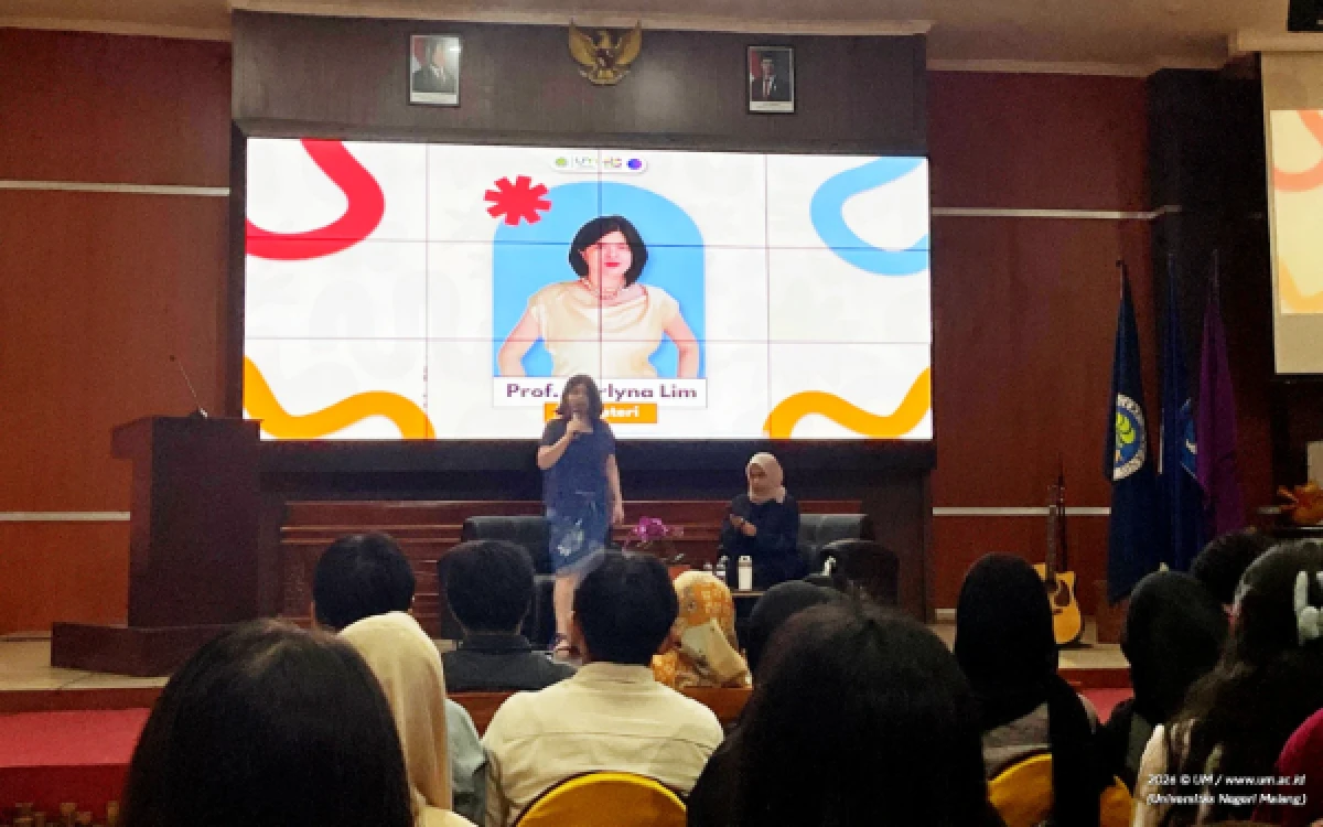 Thumbnail Berita - Bekali Maba Komunikasi Perspektif Internasional, Prodi Ilkom UM Hadirkan Profesor dari Kanada dalam Kuliah Umum "GEN ON THE MOVE"