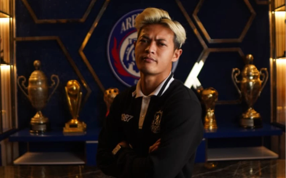 Thumbnail Berita - Arema FC Resmi Rekrut Alfeandra Dewangga dari Persib Bandung, Diikat Kontrak Dua Musim