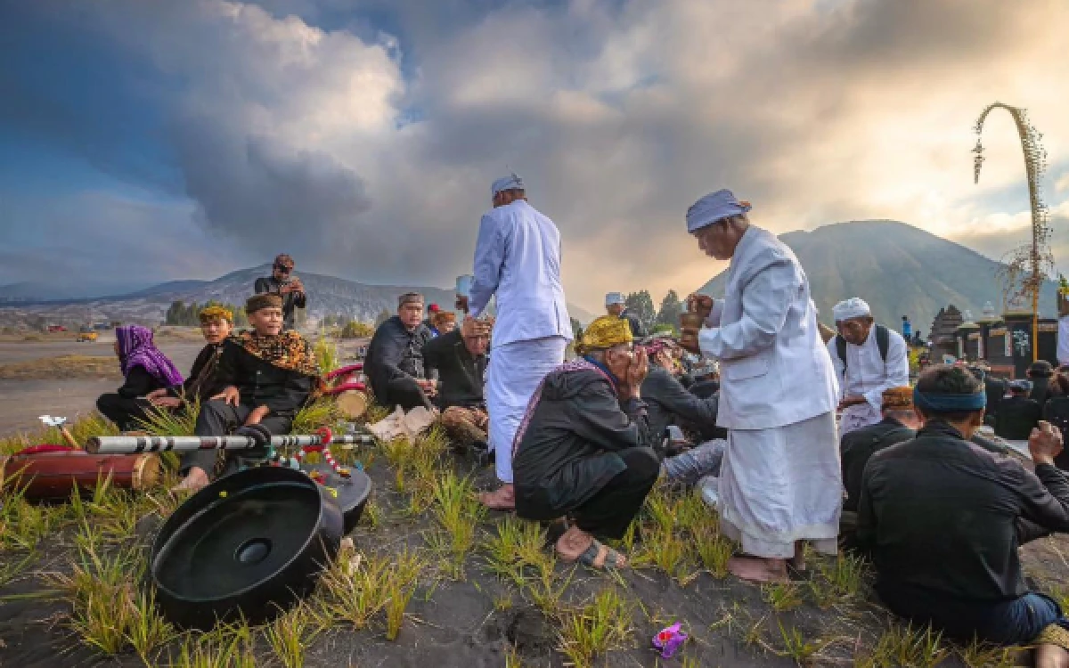 Thumbnail Berita - Sejarah Budo Jowo Sanyoto, Agama Asli Suku Tengger yang Kehilangan Pengakuan Negara