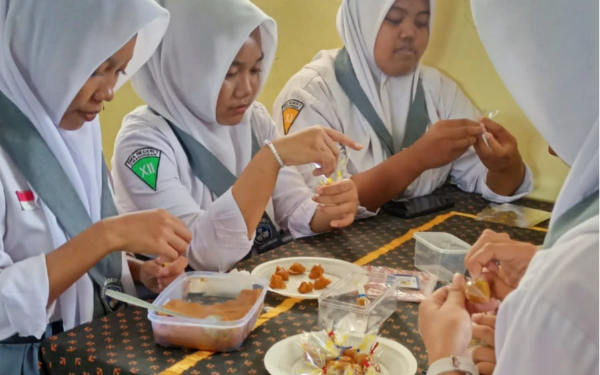 Thumbnail Berita - Tak Sekadar Dodol, DOMARTAPI Sulap Tape Pisang dan Markisa Menjadi Inovasi Pangan Masa Depan
