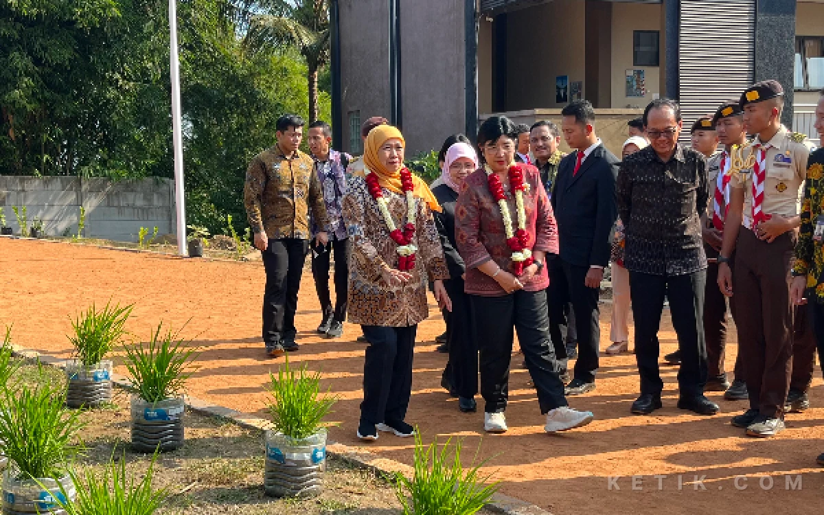 Thumbnail Berita - Pjs Gubernur BI Beberkan Kunci Hadapi Krisis di Hadapan Siswa SMA Taruna Nala Jatim
