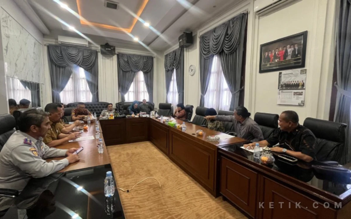 Foto DPRD Kota Malang akan memanggil Manajemen Hotel Aston terkait perizinan yang dinilai masih belum lengkap. (Foto: Lutfia/Ketik.com)