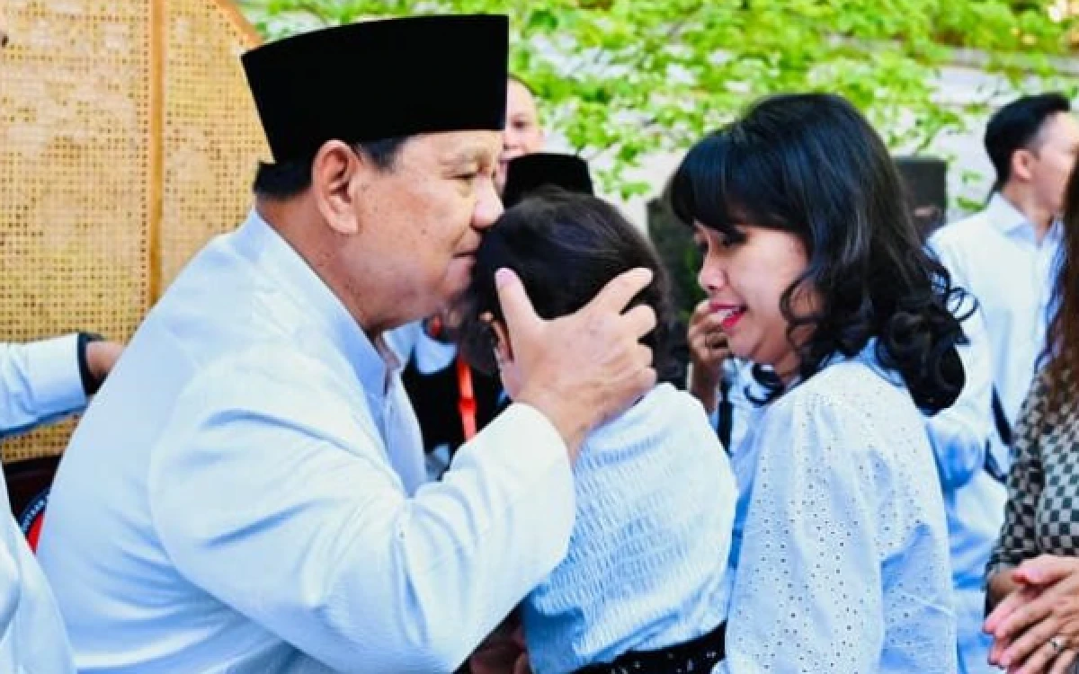 Thumbnail Berita - Kejutan Iduladha di Paris: Presiden Prabowo Salat dan Makan Bersama WNI di Wisma Indonesia