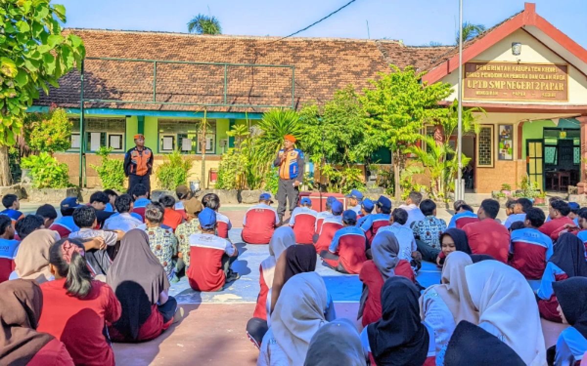 Thumbnail Berita - KAI Daop 7 Madiun Rangkul 566 Siswa Guru di Madiun dan Kediri untuk Peduli Keselamatan Jalur Kereta Api