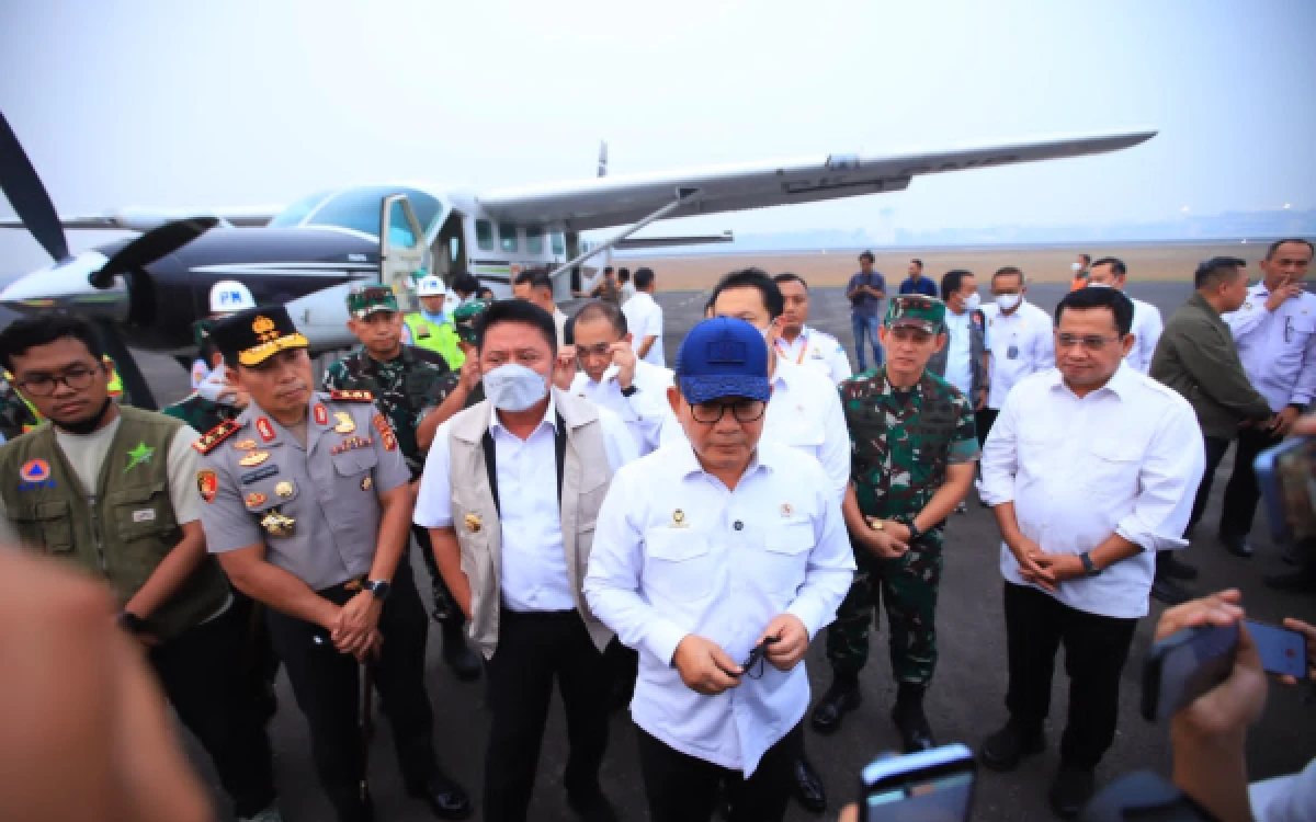 Thumbnail Berita - Atas Instruksi Presiden, Sumsel Launching Teknologi Dry Ice Atasi Kabut Asap