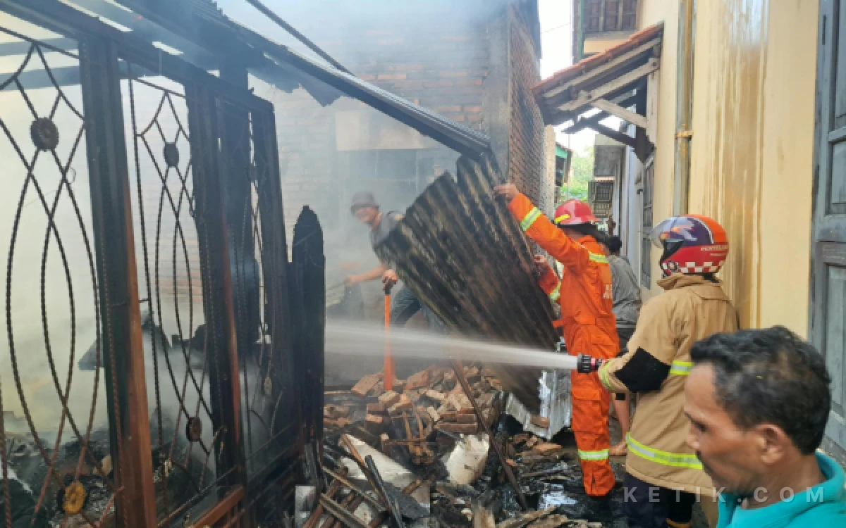 Thumbnail Berita - Masak Air Gunakan Elemen Listrik Ditinggal, Sebabkan Rumah Ludes Terbakar