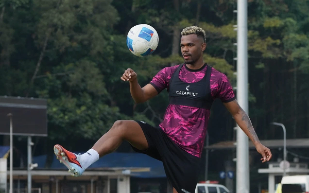 Thumbnail Berita - Alami Cidera, Striker Arema FC Gustavo Henrique Absen dari Piala Presiden 2026