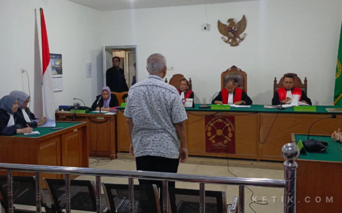 Thumbnail Berita - Mantan Dirjen Perkeretaapian Divonis 8,5 Tahun di Kasus LRT Palembang, Kuasa Hukum: Jauh dari Rasa Keadilan