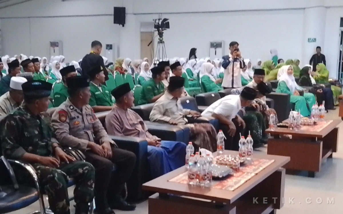Thumbnail Berita - Plt Bupati Tulungagung Hadiri Pelantikan Fatayat NU Kedungwaru di UIN SATU