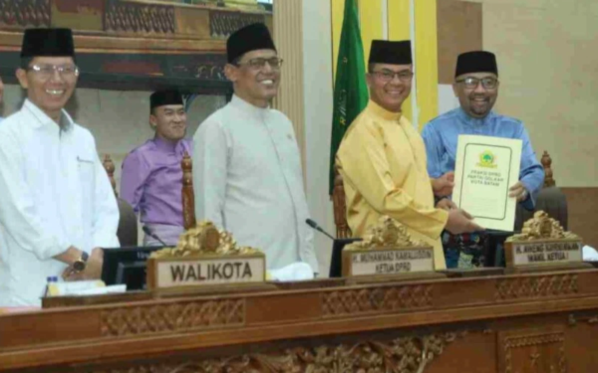 Thumbnail Berita - Fraksi – Fraksi DPRD Kota Batam Sampaikan Pemandangan Umum Terkait Ranperda APBD 2027