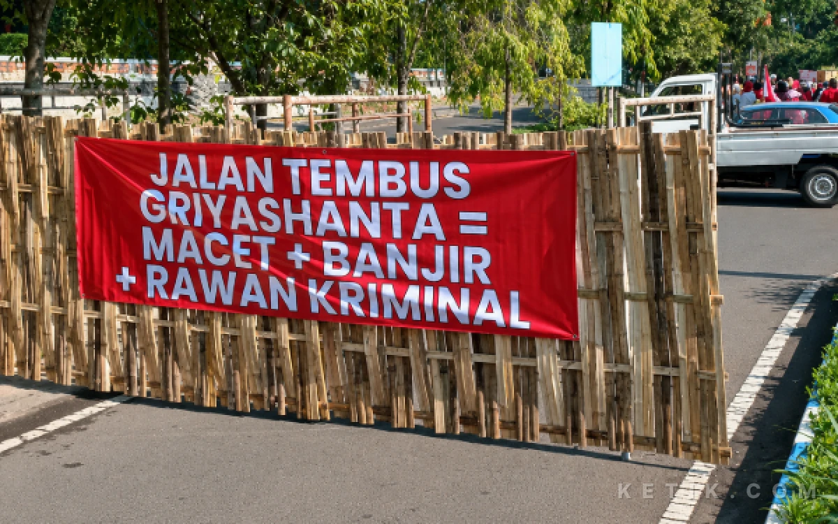 Thumbnail Berita - Jalur Satu Arah Griya Shanta Diterapkan Saat Jam Sibuk Sekolah, Berlaku dalam Kondisi Darurat Penolakan Jalan Tembus