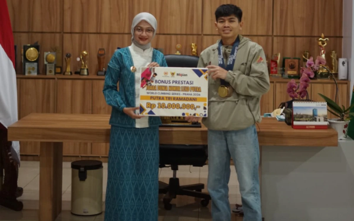Thumbnail Berita - Putra Tri Ramadani Pulang Kampung, Wali Kota Kediri Sambut dengan Bonus dan Dukungan Fasilitas