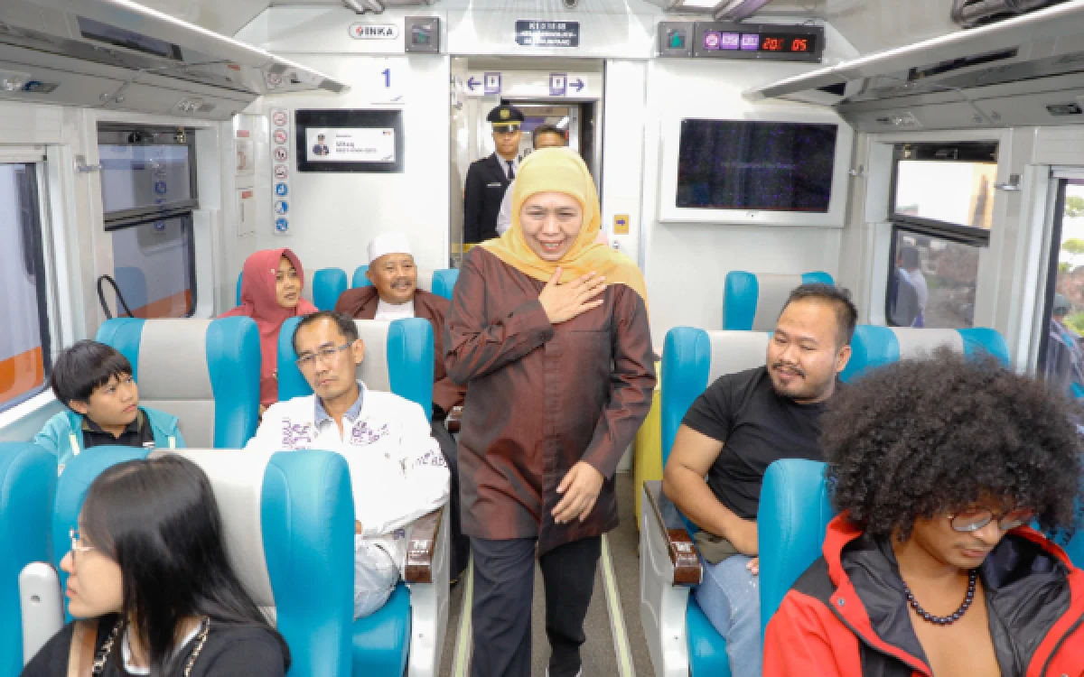 Thumbnail Berita - Peringati Hari Kereta Api Nasional ke-81, Gubernur Khofifah Tekankan Penguatan Layanan dan Keselamatan Perlintasan Jawa Timur