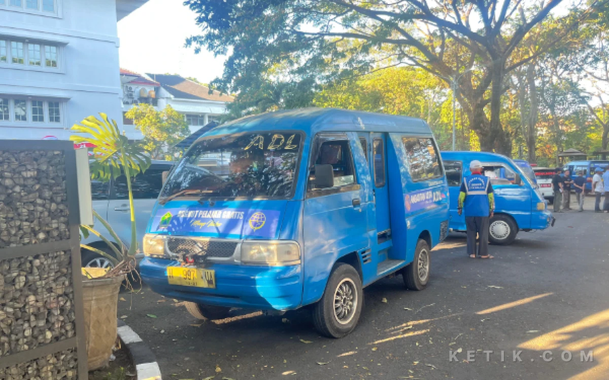 Thumbnail Berita - Siap Beroperasi, Ini 15 Rute Angkot Gratis Pelajar di Kota Malang