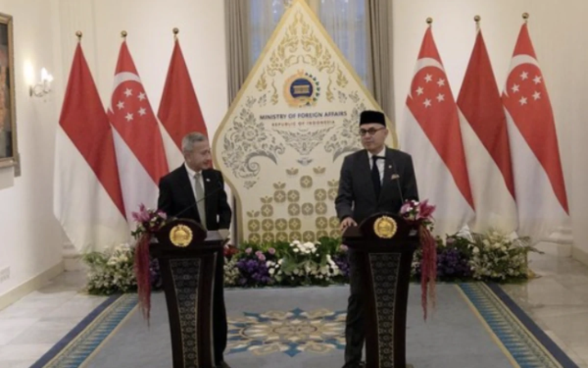Thumbnail Berita - Di Depan Menlu Singapura, Menlu RI Sebut Korban Pertama Karhutla Rakyat Indonesia