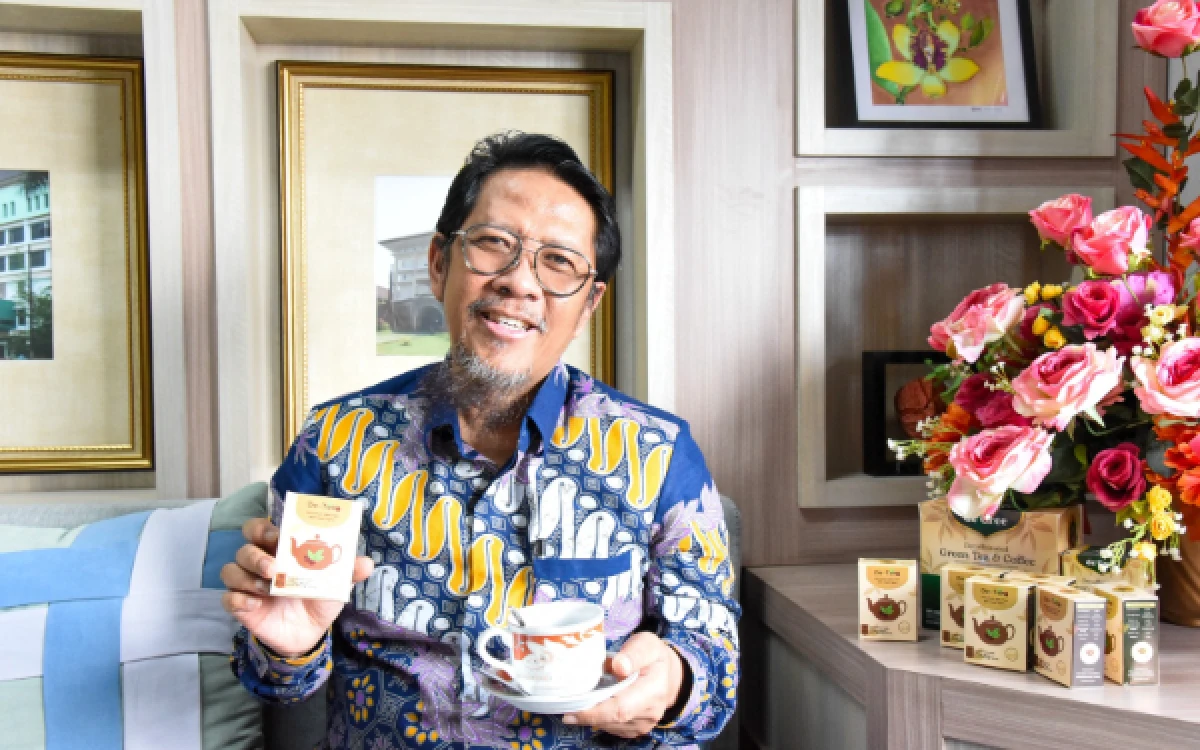 Thumbnail Berita - Perpaduan Kopi dan Teh Hijau Garapan Wadek FK UB Hasilkan Minuman Sehat untuk Sindrom Metabolik