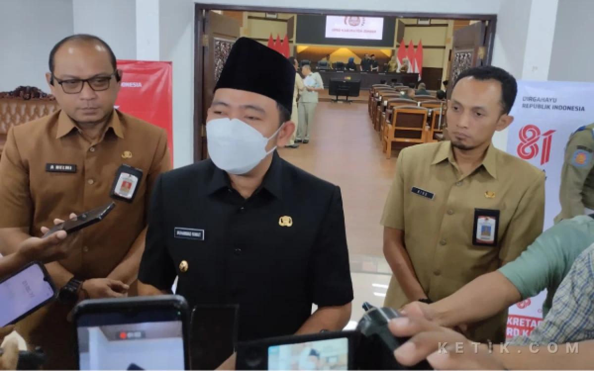 Thumbnail Penataan Lapak Pasar Tanjung Jember, Gus Fawait Tegaskan Ikuti Aspirasi Pedagang