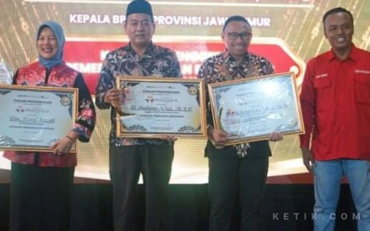 Thumbnail Berita - Terima Anugerah Penggerak Demokrasi, Wabup Bojonegoro Bongkar 3 PR Besar