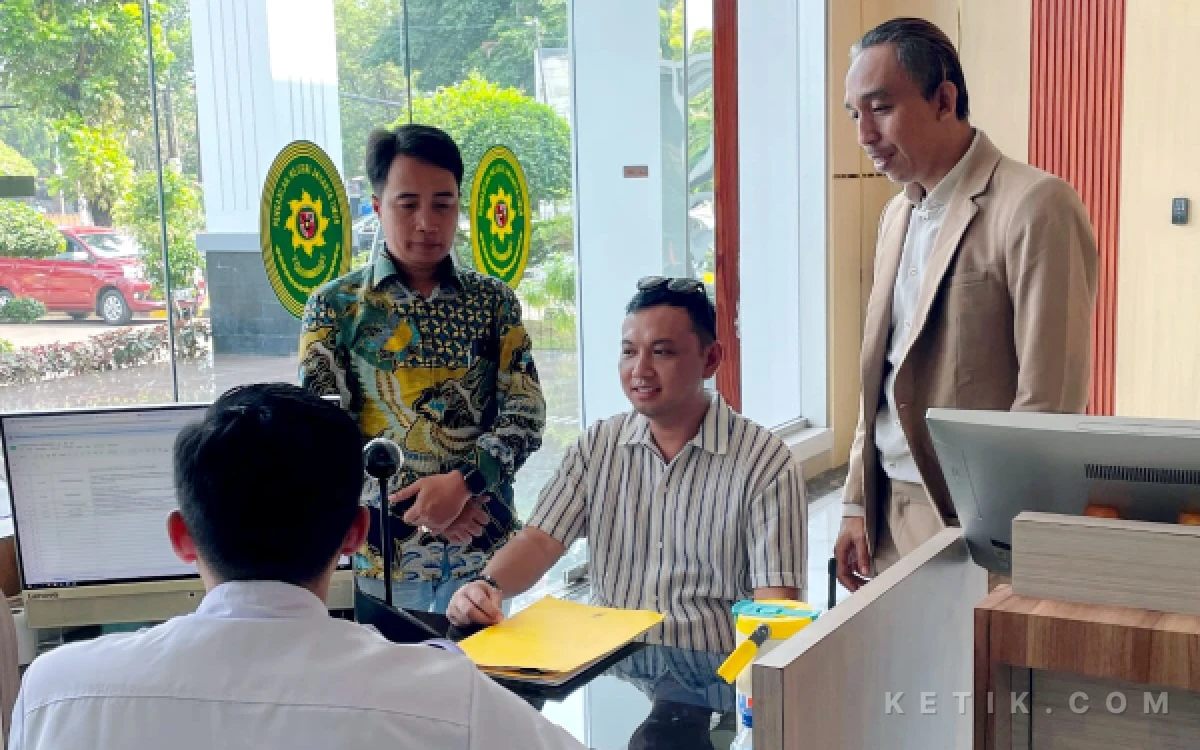 Thumbnail Berita - Advokat asal Jambi Gugat Otto Hasibuan dan Presiden RI ke PN Jakarta Timur, Rujuk Dua Putusan MK