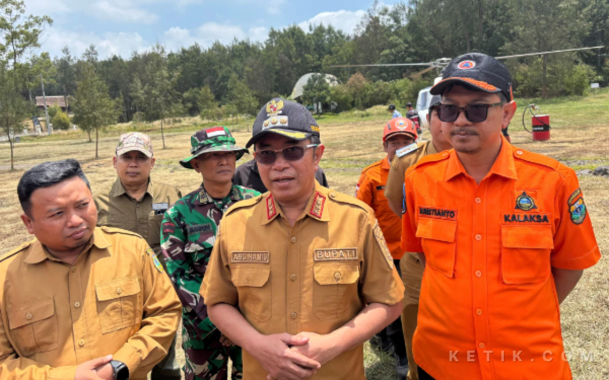Thumbnail Berita - Karhutla Kepung  Gunung Ijen, Bupati Bondowoso Kerahkan Water Bombing dari Udara