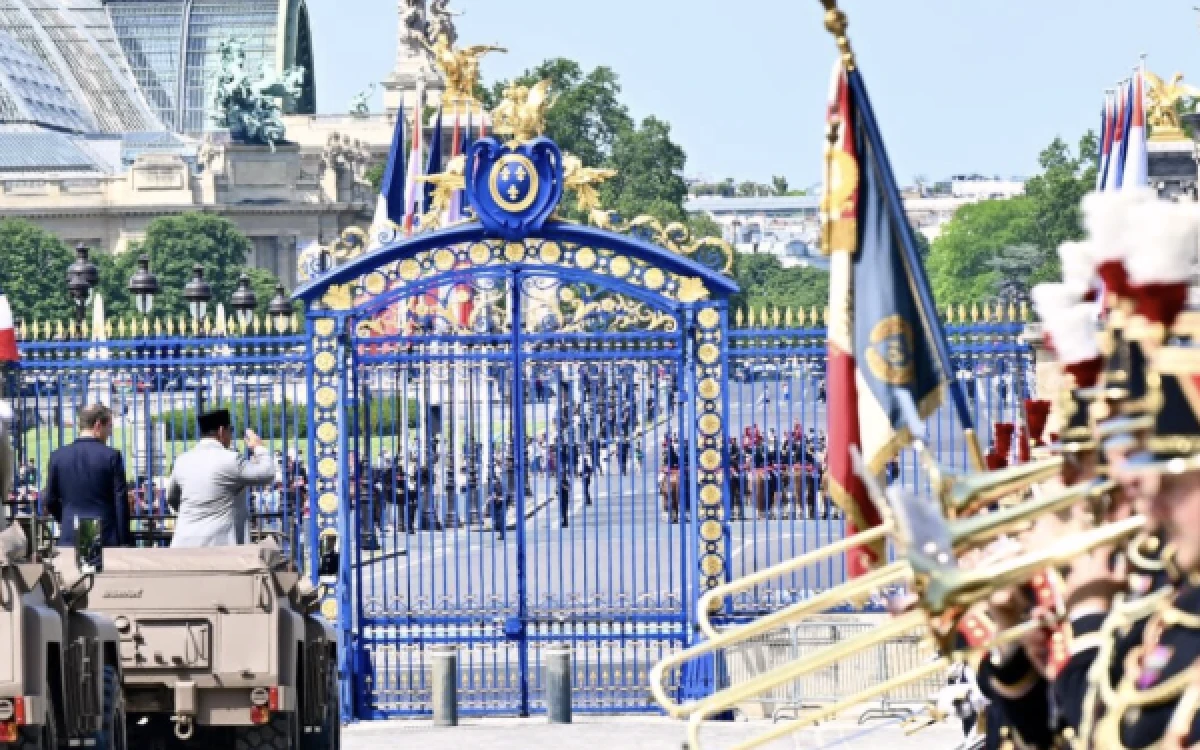 Thumbnail Tiba di Istana Les Invalides Paris, Prabowo Disambut Pasukan Berkuda dan Upacara Kehormatan